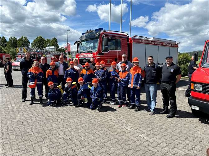 Die Jugendfeuerwehr der Freiwilligen Feuerwehr Mendig ist im Jubiläumsjahr von vier auf 15 junge Kameradinnen und Kameraden gewachsen.  Foto: VG-Verwaltung Mendig/Stefan Pauly