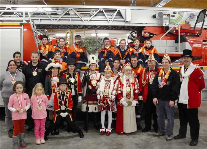 Die Jugendfeuerwehr empfing hohen karnevalistischen Besuch. AB