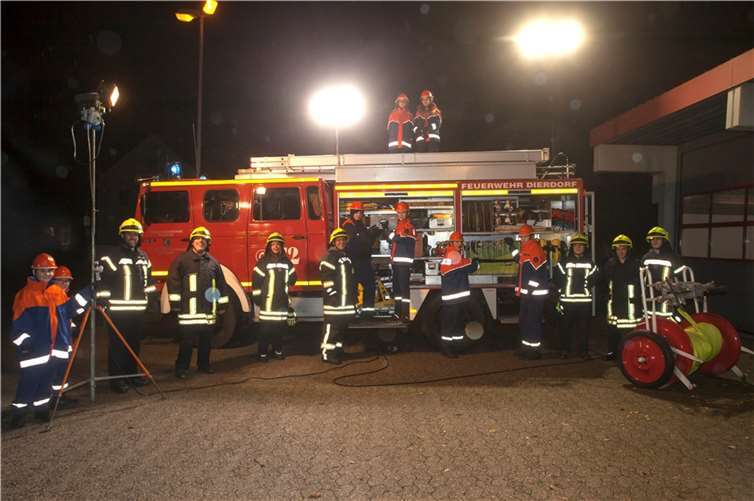 Die Jugendfeuerwehr und ihre Betreuer beim Übungsabend. .Foto: Feuerwehr VG Dierdorf