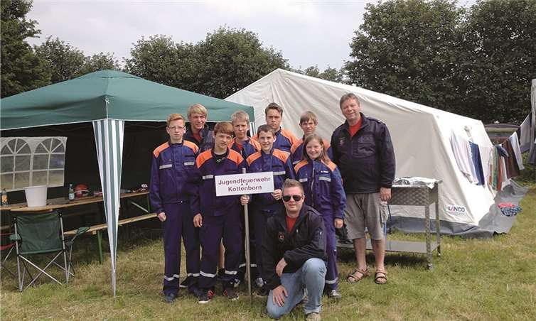 Die Jugendfeuerwehr von der Teilnahme am diesjährigen Kreisjugendfeuerwehrzeltlager in Oedingen.