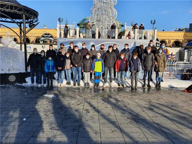 Die Jugendfeuerwehren Remagen und Kripp beim Besuch im Phantasialand. Foto: privat