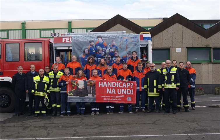 Die Jugendlichen der Jugendfeuerwehren bei der Abnahme in Ochtendung.Privat