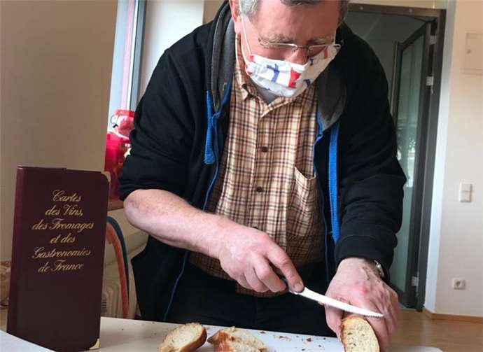 Die Jugendlichen erhielten Besuch aus Frankreich von Jean-Marie Dumain.