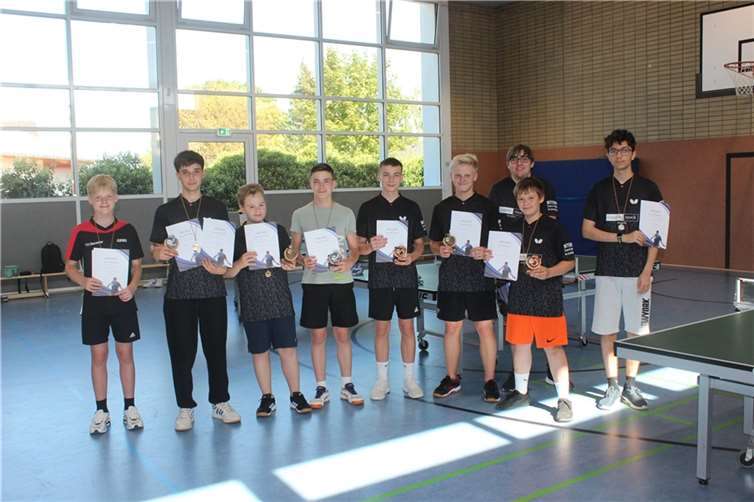 Die Jugendlichen lieferten sich einige hart umkämpfte Duelle.  Fotos: TTV Oberwinter