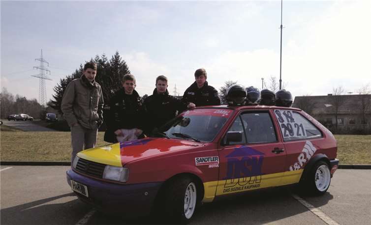 Die Jugendlichen traten mit dem frisch hergerichteten „Das Soziale Kaufhaus“-Polo an.privat