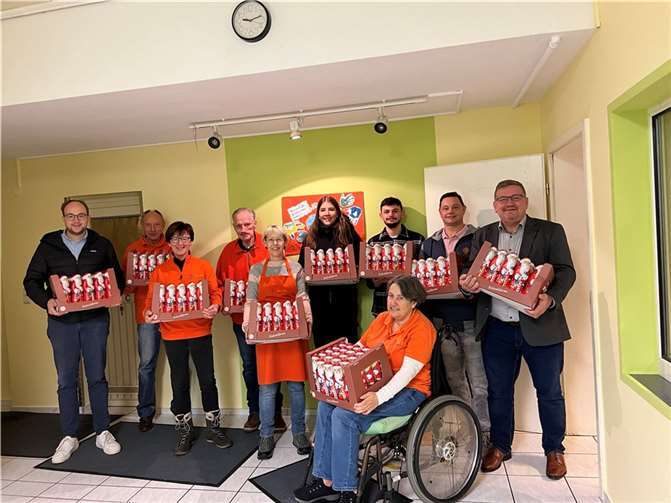 Die Junge Union im Kreis Neuwied konnte erneut 1.000 Schoko-Nikoläuse an die vier Tafeln im Kreis Neuwied übergeben.  Foto: Junge Union
