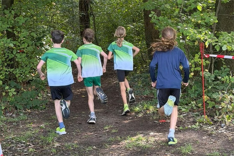 Die Jungen U12 auf der Finnenbahn