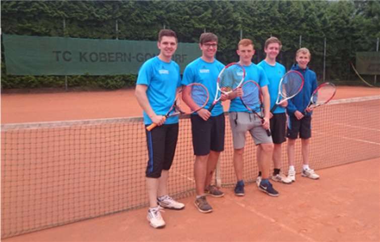 Die Jungen U18-I des TC Kobern-Gondor waren zufrieden mit ihrer Leistung bei den Spielen. privat