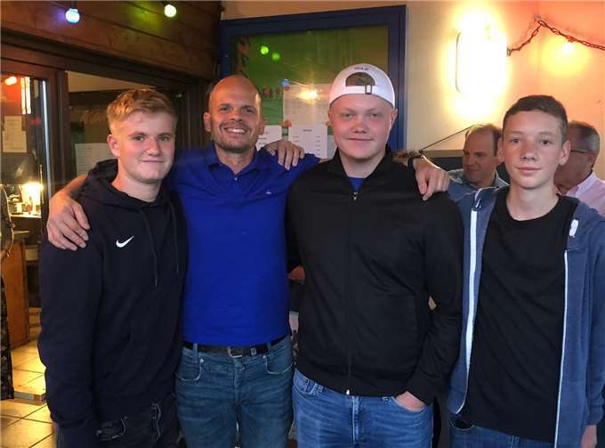 Die Jungen U18 steigen in die A-Klasse auf.