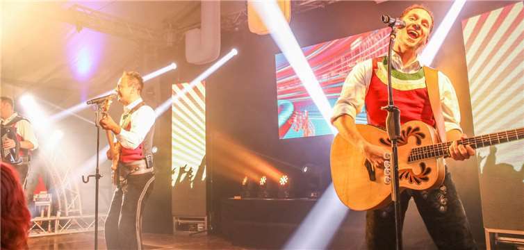 Die „Jungen Zillertaler“ brachten jede Menge Spaß mit.