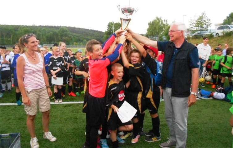 Die Jungen der Gemeinschaftsschule Sürster Weg konnten sich über den Sieg freuen.Privat