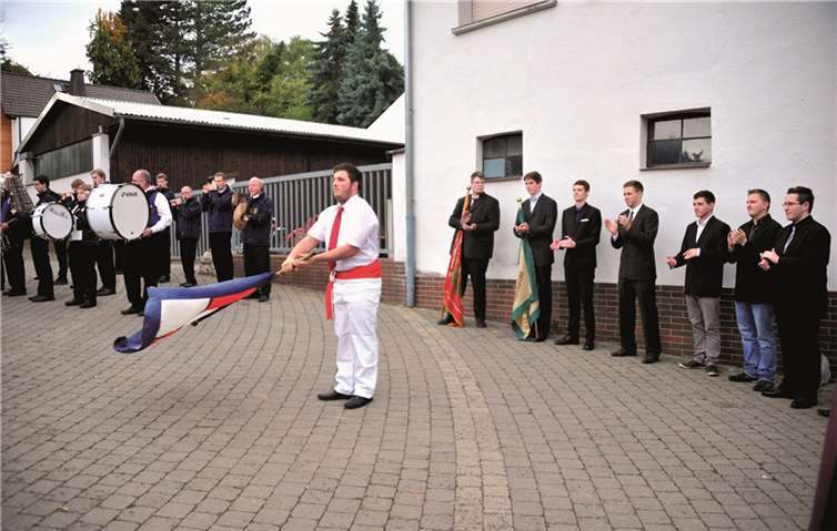 Die Junggesellen zogen mit einem musikalischen Festzug durch das Dorf.