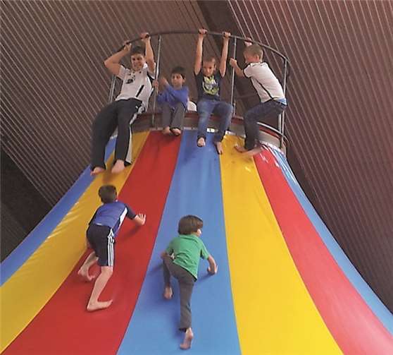 Die Jungs auf dem Kletterberg. privat