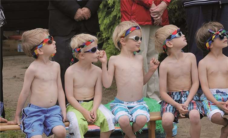 Die Jungs der Kita Bruchhausen hatten beim Sommerfest die sonne fest gebucht.privat