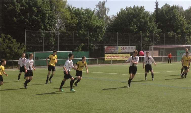 Die Jungs lieferten tollen Kombinationsfußball ab. privat