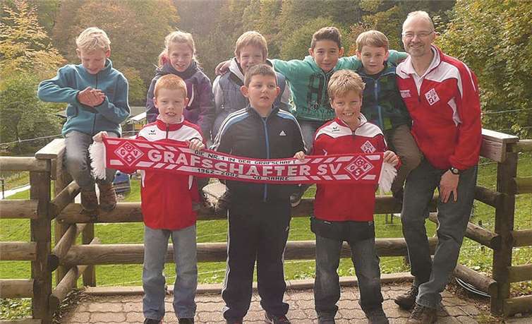 Die Jungs und Mädchen der F1 der GSV während ihrem Ausflug auf der Sommerrodelbahn. Privat