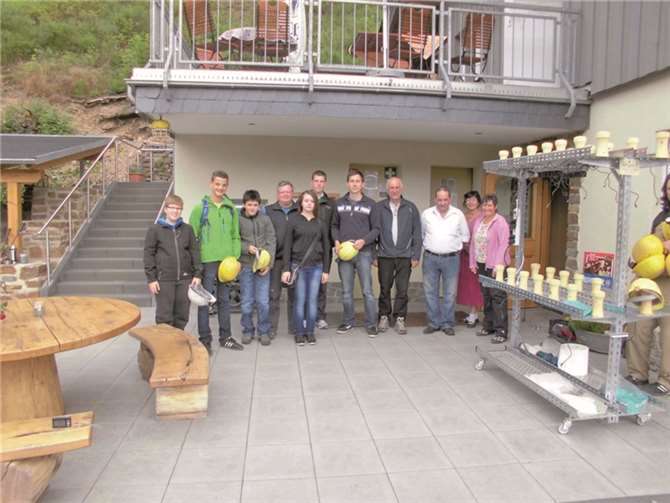 Die Jungschützen erfuhren auf dem 560 Meter langen Rundgang viel Neues. privat