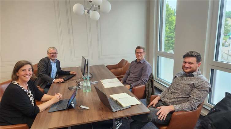 Die Jury bestehend aus Henning Kreckel (Sparkasse Westerwald-Sieg), Katharina Schlag (wfg), Christoph Brabender (Klimaschutzmanager Westerwaldkreis), Bastian Börsch (432 Hz GmbH).  Foto: Theresa Ackermann