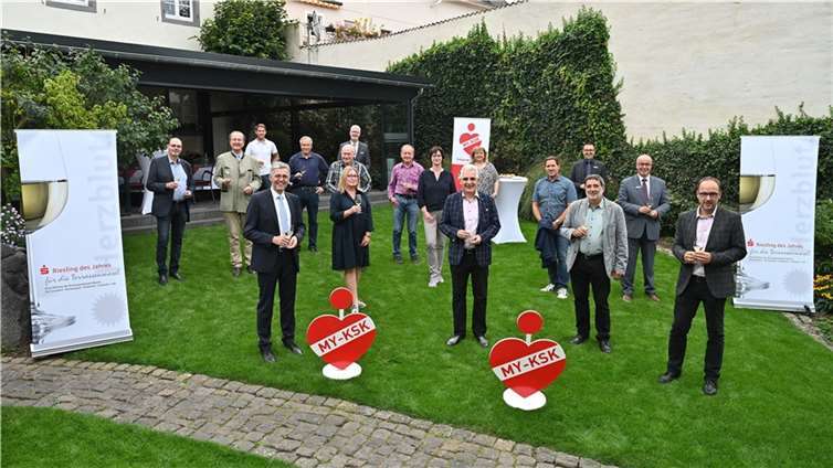 Die Jury zum Sparkassen-Riesling 2021. Foto: Ralph Künzel