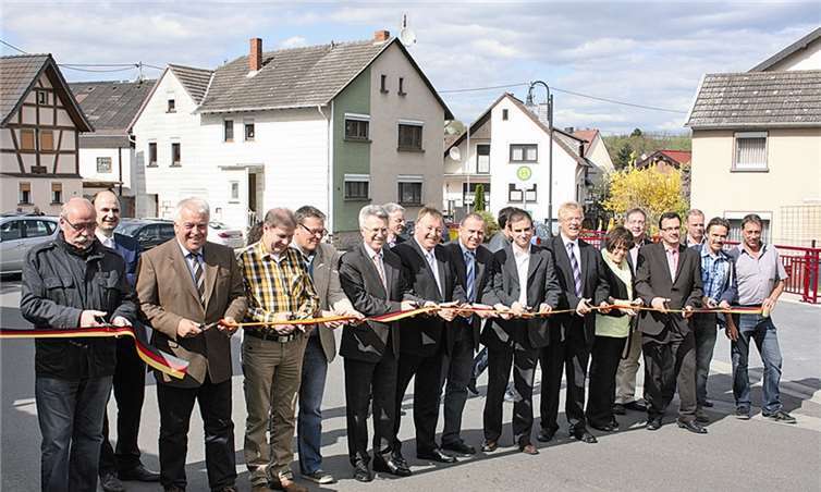 Die K 50 in der Ortsdurchfahrt Oberzissen wurde jetzt nach einjähriger Bauzeit offiziell für den Verkehr freigegeben.WER