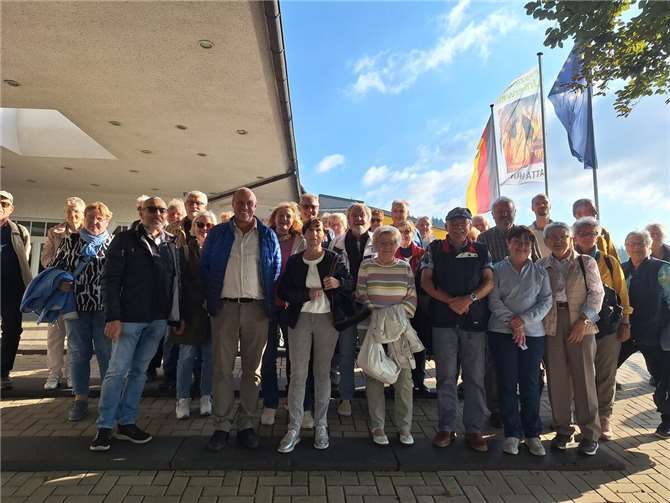 Die KERH-Gruppe vor der Atta Höhle. Foto: E. Binder