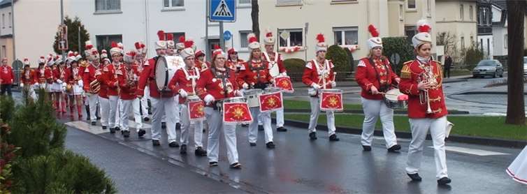 Die KG Rot-Weiße Husaren am Rosenmontag. Privat