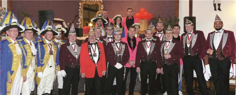 Die KGN - hier mit den Stadtsoldaten - empfing die Mendiger Korporationen und zahlreiche befreundete Karnevalisten zu einem festlichen Jubiläumsempfang im Deutschen Haus.FRE