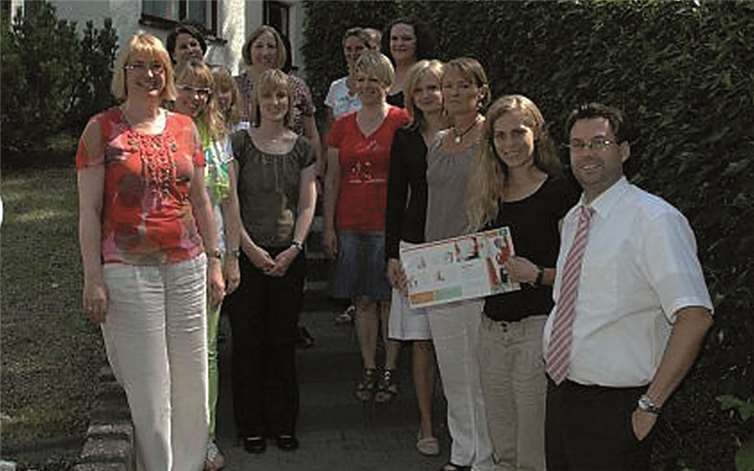 Die KSK-Mitarbeiter mit Nadine Pfeifer, Bewegungsberaterin der AOK (2.v.r.).privat