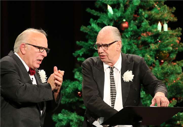 Die Kabarettisten Rainer Pause und Norbert Alich stellen ihre Show „Das Weihnachtsspezial - Fritz & Hermann packen aus“ im Pantheon vor. Foto: privat