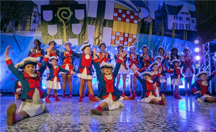 Die Kadetten der Tanzgarde Heimerzheim begeisterten das Publikum bei der Prunksitzung der Großen Heimerzheimer Karnevalsgesellschaft.