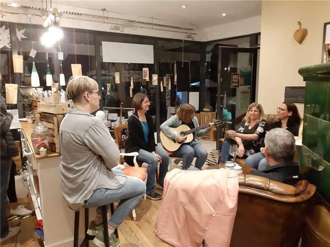 Die Kaffeerösterei Lenoko verwandelte sich in ein ungewöhnliches Probenlokal.
