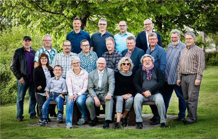 Die Kandidaten für den Gemeinderat in Oberhonnefeld-Gierend. Foto: Sina Dyck