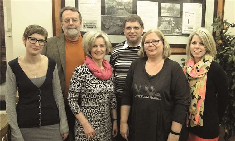 Die Kandidaten (v. l.): Maren Dümmler, Peter Krumm, Gertrud-Maria Thran, Franklin Fleischhauer, Ortsvorsteherkandidatin Ingrid Ely-Herbst und Lana Horstmann. Es fehlen Frank Sterz und Franz-Josef Hackenbruch. privat