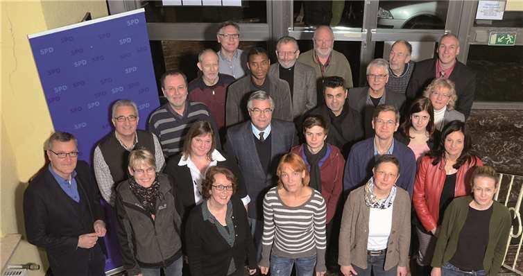 Die Kandidatinnen und Kandidaten stellen sich den Wählerinnen und Wählern vor.privat