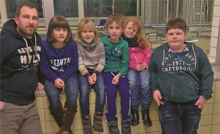 Die Kanu-Jugend des KC Nette Plaidt absolvierte ein erfolgreiches Abschlusstraining im Hallenbad. privat