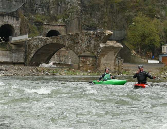 Die Kanuten des ortsansässigen WSV-Remagen haben in den vergangenen Wochen immer wieder den Zustand des Gewässers mit der Paddlerbrille unter die Lupe genommen. Foto: C. Funk