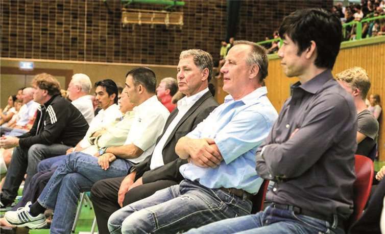 Die Karatemeister v.l.: Rues, Chees, Sugimura, Osterkamp, Geyer, Kiskilä, Naka.privat