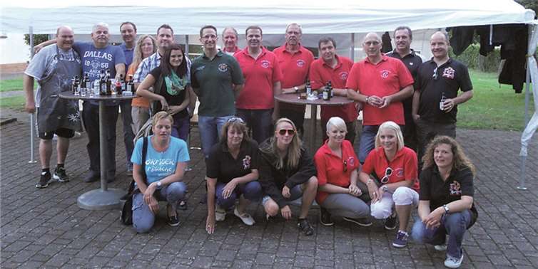 Die Karnevalisten trafen sich zum gemeinsamen Grillen. privat