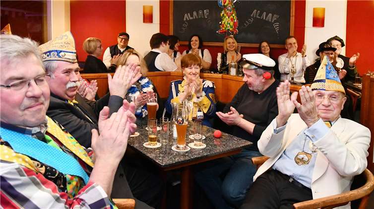 Die Karnevalsfans freute sich über die pointierten Beiträge.