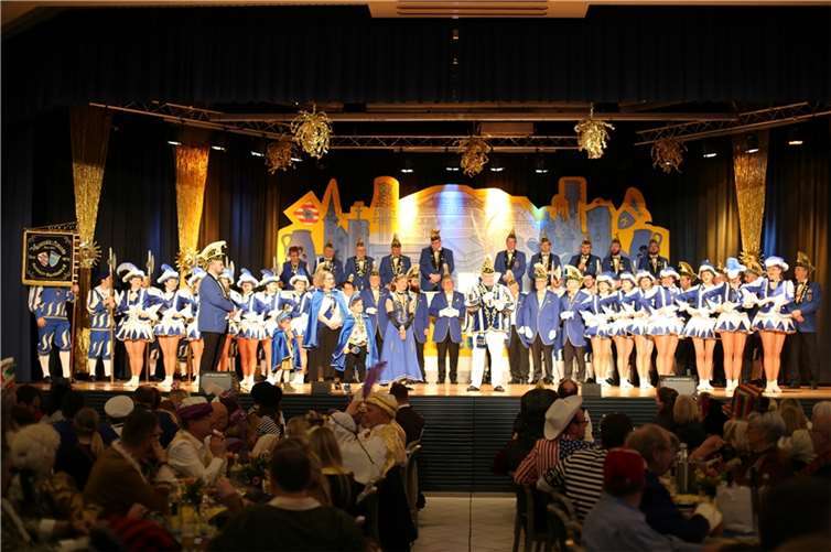 Die Karnevalsfreunde Blau-Gold Ransbach-Baumbach laden zu ihren Sitzungen ein. Fotos: privat