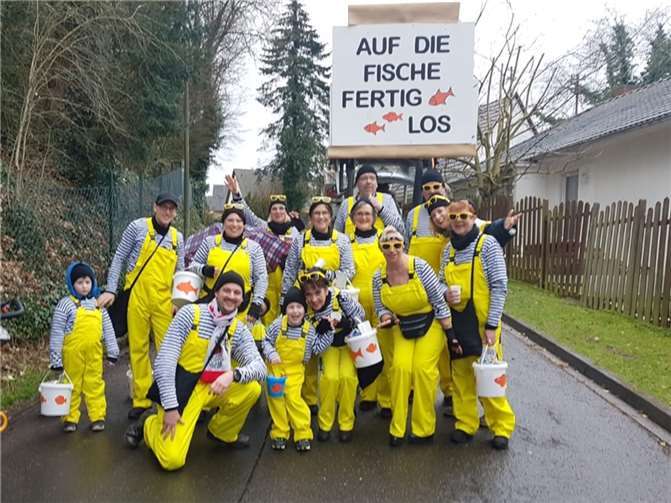Die Karnevalsgruppe "Gruppe Jäger" beim Karnevalsumzug in Oberbreisig 2020