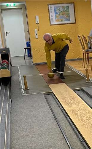 Die Kegelgruppe des Vereins Treffpunkt Ohr rund um Walter Hübner trifft sich jeden ersten Sonntag im Monat. Foto: privat