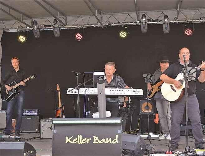 Die "Kellerband" aus Niederdollendorf trat bereits zum dritten Mal auf beim "Lebendigen Marktplatz" in Remagen und wusste ihr Publikum wieder einmal zu begeistern. AB