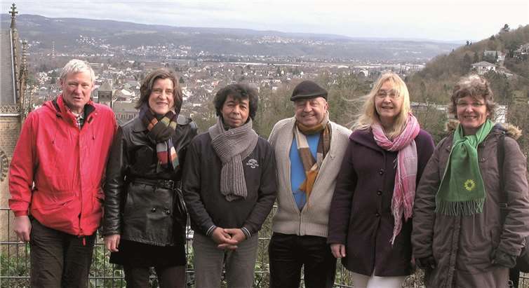 Die Kernstadt Remagen im Focus: Volker Thehos, Bettina Fellmer, Ali Tzinali, Antonio Lopez, Fokje Schreurs und Karin Keelan wollen eine starke grüne Fraktion im neuen Ortsbeirat stellen. privat