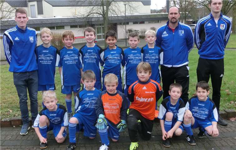 Die Kicker der damaligen F 1-Junioren des SV Ochtendung beim Verbandsgemeindeturnier 2016 in der Maifeldhalle in Polch.privat