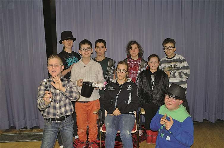 Die Kids stellten eine eigene Zaubershow auf die Beine.privat