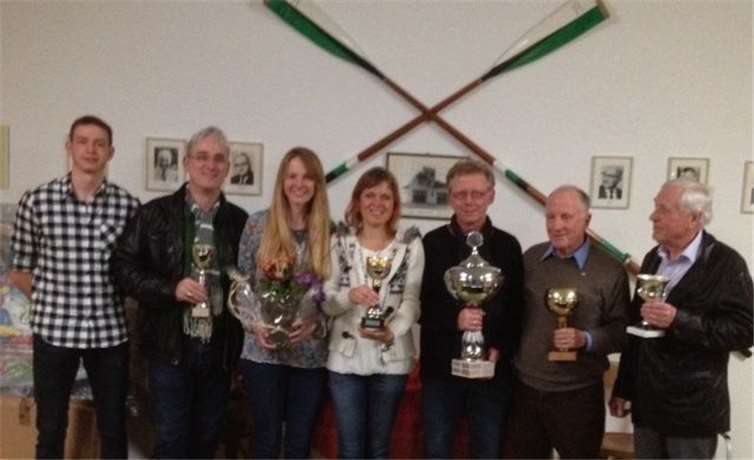 Die Kilometerpreisträger (v.l.) Thomas Hoffmann, Jerry Strauss, Simone Klöckner, Conny Noll, Günter Brüning, Rolf Becker, Herbert Ott.  privat