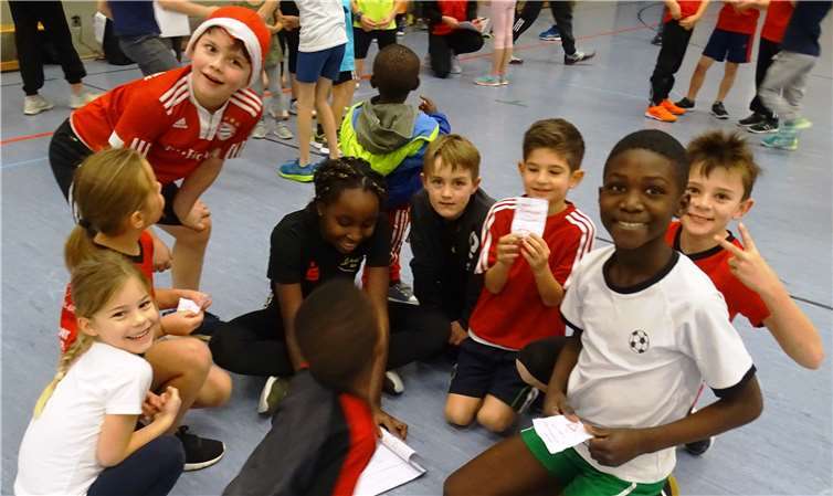 Die Kinder absolvierten gemeinsam verschiedene sportliche Herausforderungen. privat