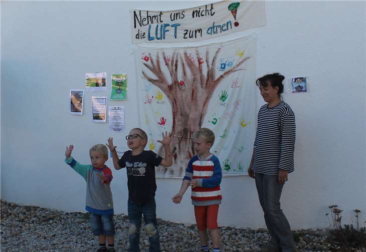 Die Kinder aus Meckenheim Altendorf-Ersdorf haben für den Hambacher Forst gemalt. privat
