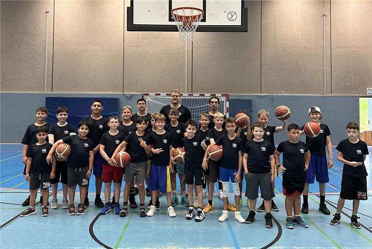 Die Kinder aus den Jahrgängen U10 / U12 und U14 der DJK Bendorf.  Foto: privat